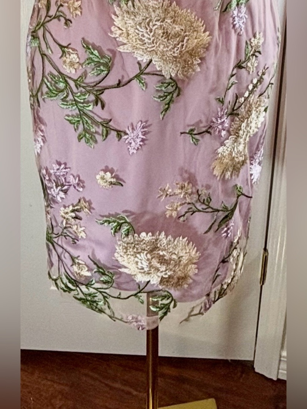 Lilac Floral V-Neck Backless Sheath Dress - Picture 3 of 10